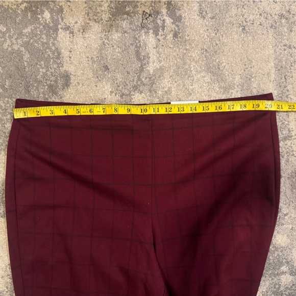 Women's NWT Croft & Barrow Burgundy Checkered Pants - Picture 4 of 6